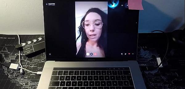 Actriz porno milf española se folla a un fan por webcam (VOL I). Esta madurita sabe sacar bien la leche a distancia.
